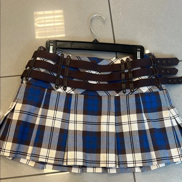 Plaid Pleated Burberry Blue Pleated Skirt Burberry Clothing Burberry Green Skirt Burberry Partners Up With Plaid Pleated Burberry Blue Pleated Skirt Burberry Clothing Burberry Green Skirt Burberry Partners Up With